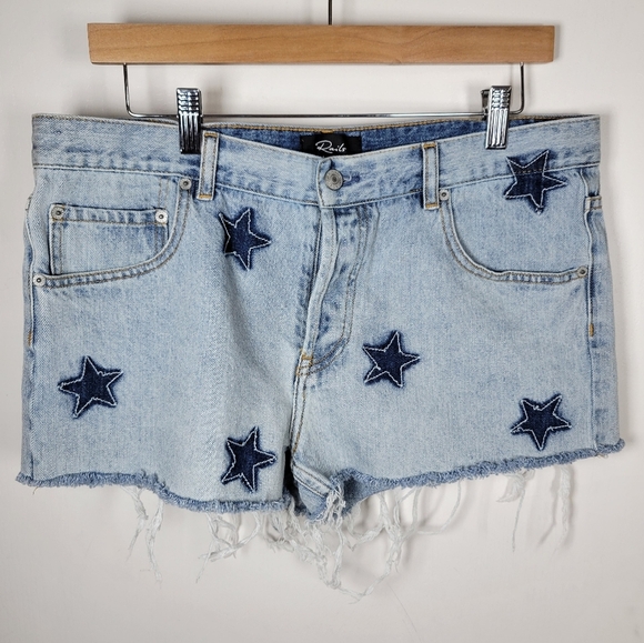 Rails Logan Star Denim Shorts Size 30 Medium Wash Button Fly 100% Cotton - Picture 1 of 12